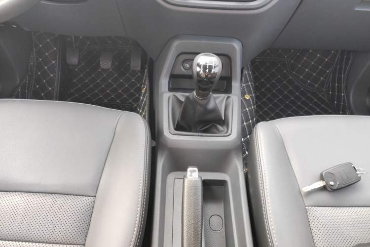Used Wuling Zhengtu 2021 1.5L Adventure LAR Gear Lever