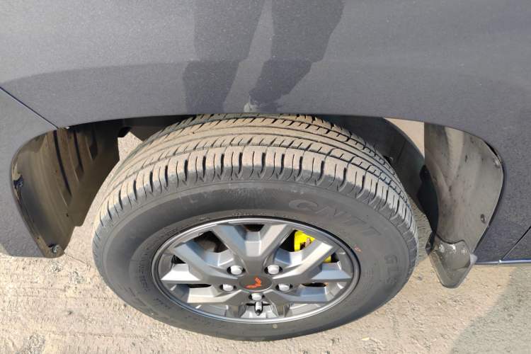 Used Wuling Zhengtu 2021 1.5L Adventure LAR Left Front Wheel Hub