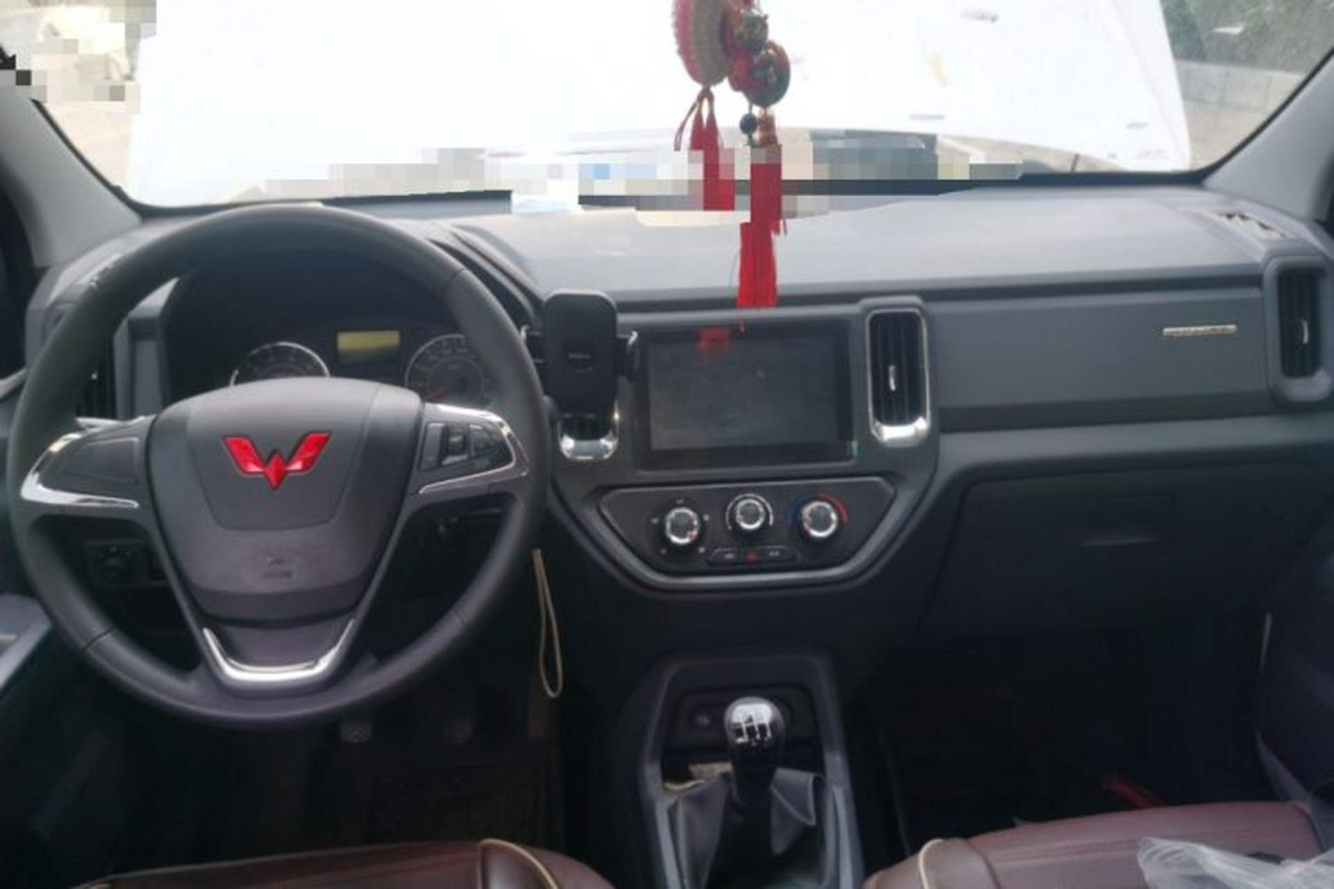 Used Wuling Zhengtu 2021 1.5L Adventure LAR Center Console