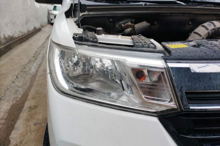 Used Wuling Zhengtu 2021 1.5L Adventure LAR Right Front Headlight