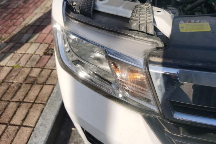 Used Wuling Zhengtu 2021 1.5L Adventure LAR Right Front Headlight