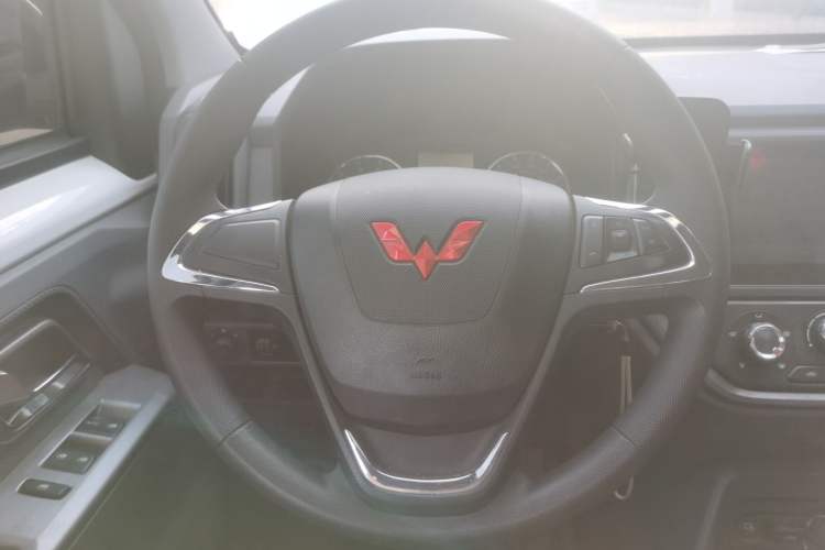 Used Wuling Zhengtu 2021 1.5L Adventure LAR Steering Wheel