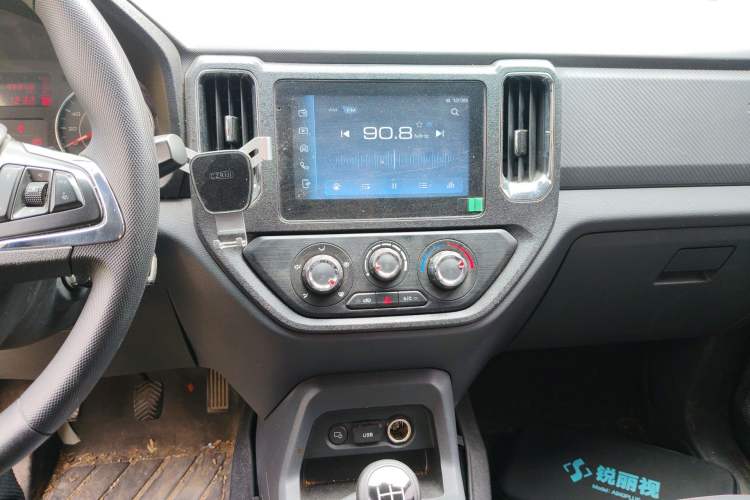 Used Wuling Zhengtu 2021 1.5L Adventure LAR Audio And AC Panel