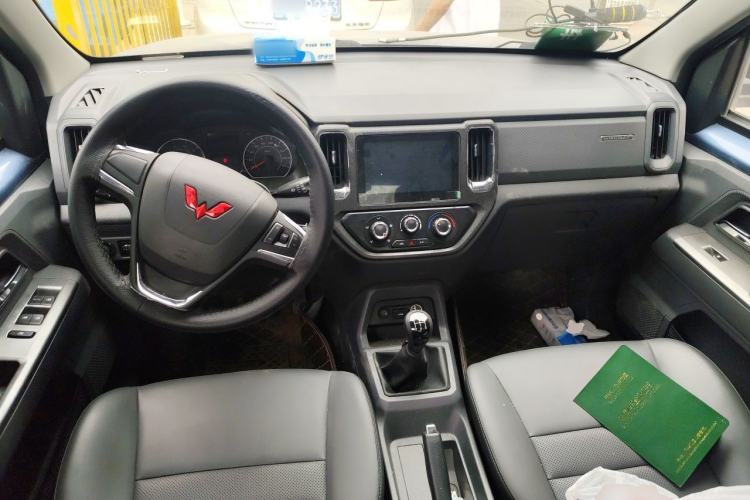 Used Wuling Zhengtu 2021 1.5L Adventure LAR Center Console
