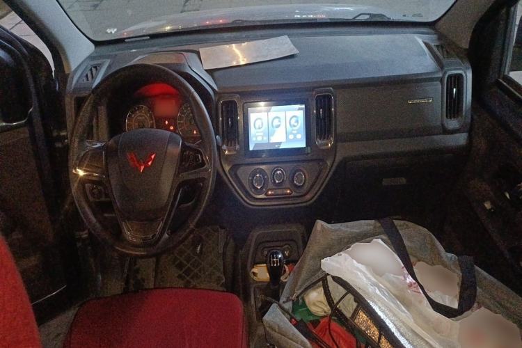 Used Wuling Zhengtu 2021 1.5L Adventure LAR Center Console