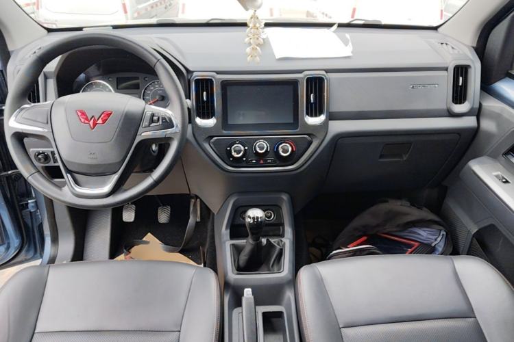 Used Wuling Zhengtu 2021 1.5L Adventure LAR Center Console