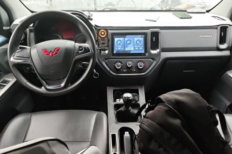 Used Wuling Zhengtu 2021 1.5L Adventure LAR Center Console