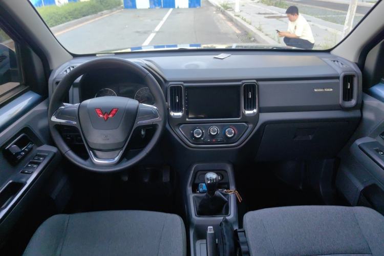 Used Wuling Zhengtu 2021 1.5L Entry-Level LAR Center Console