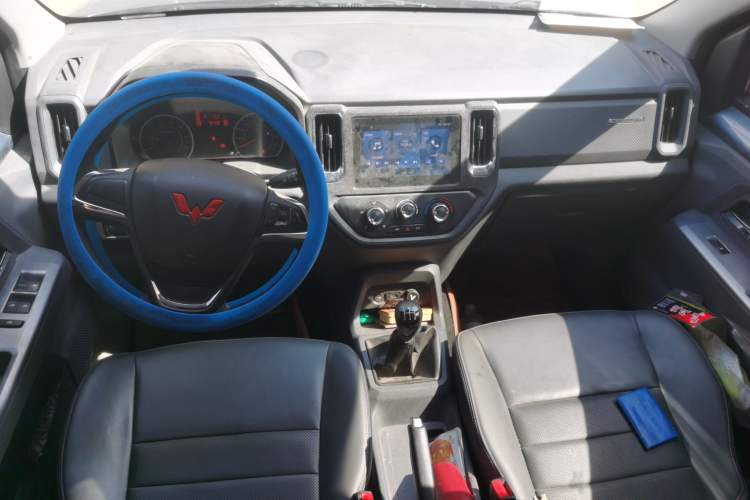 Used Wuling Zhengtu 2021 1.5L Adventure LAR Center Console