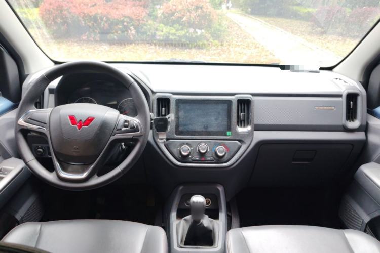 Used Wuling Zhengtu 2021 1.5L Adventure LAR Center Console