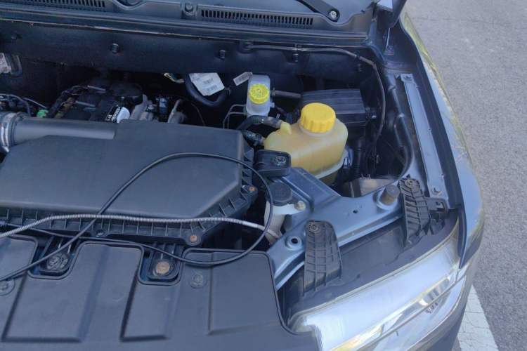 Used Wuling Zhengtu 2021 1.5L Entry-Level LAR Engine Bay Left