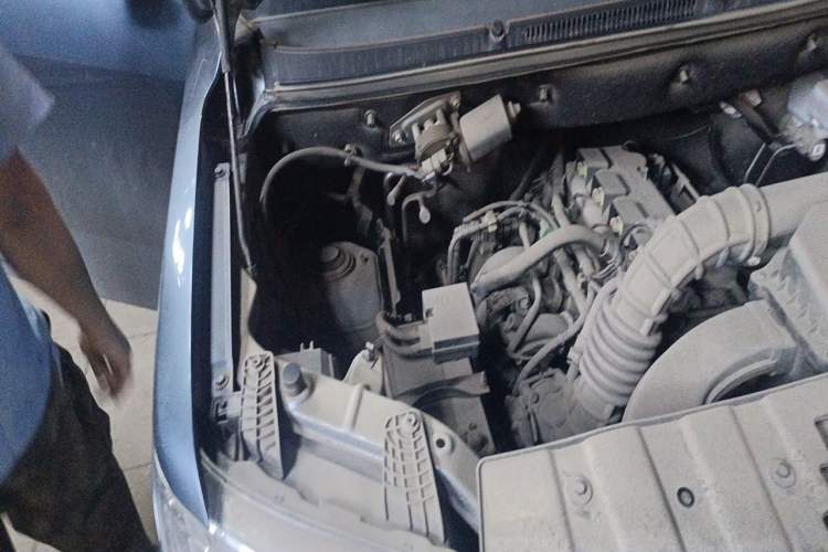 Used Wuling Zhengtu 2021 1.5L Adventure LAR Engine Bay Right