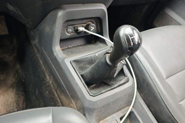 Used Wuling Zhengtu 2021 1.5L Adventure LAR Gear Lever