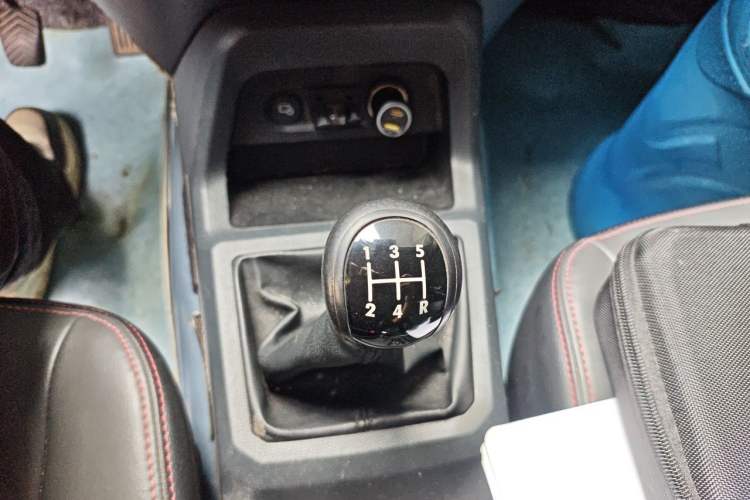 Used Wuling Zhengtu 2021 1.5L Adventure LAR Gear Lever