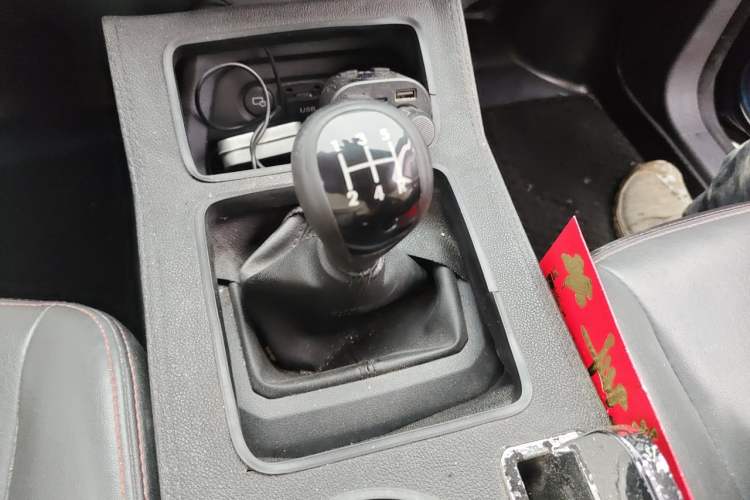 Used Wuling Zhengtu 2021 1.5L Adventure LAR Gear Lever
