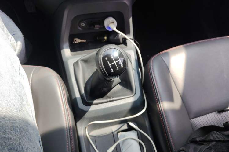 Used Wuling Zhengtu 2021 1.5L Adventure LAR Gear Lever