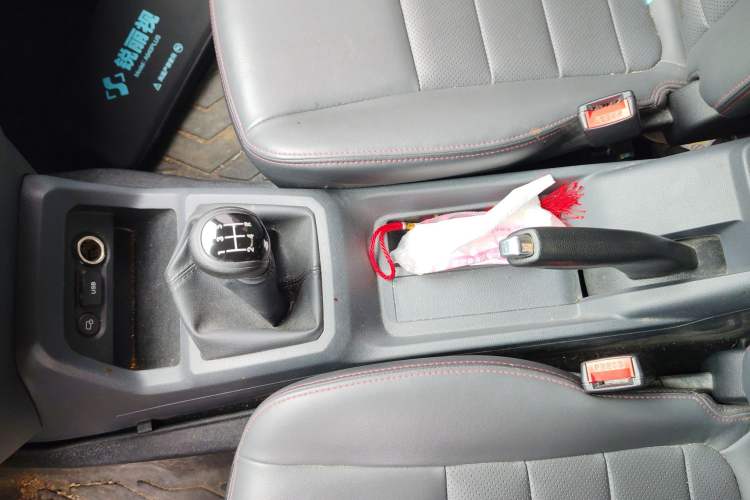 Used Wuling Zhengtu 2021 1.5L Adventure LAR Gear Lever