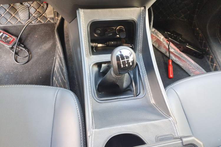 Used Wuling Zhengtu 2021 1.5L Adventure LAR Gear Lever