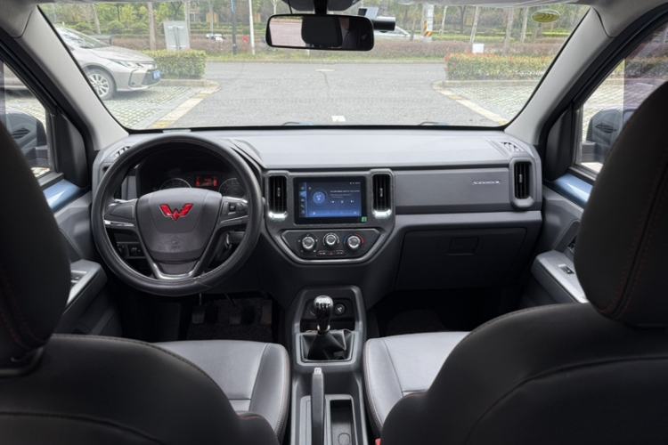 Used Wuling Zhengtu 2021 1.5L Adventure LAR Interior 2