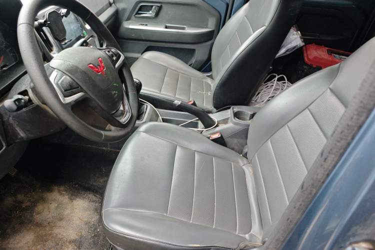 Used Wuling Zhengtu 2021 1.5L Adventure LAR Left Front Seat