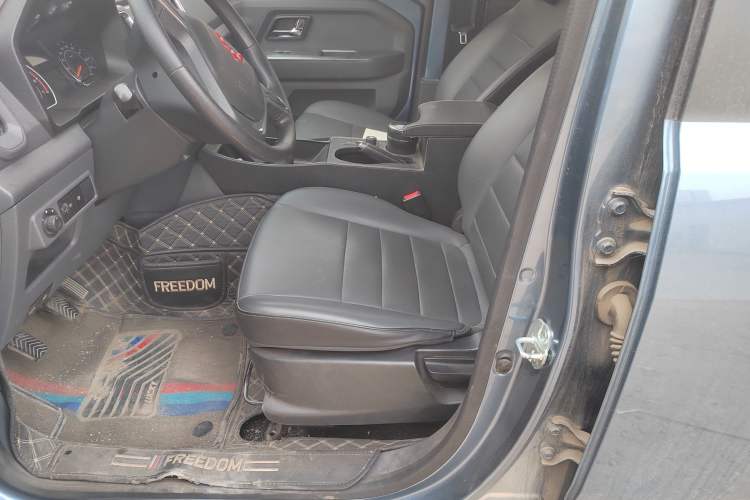 Used Wuling Zhengtu 2021 1.5L Adventure LAR Left Front Seat