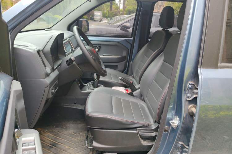 Used Wuling Zhengtu 2021 1.5L Adventure LAR Left Front Seat
