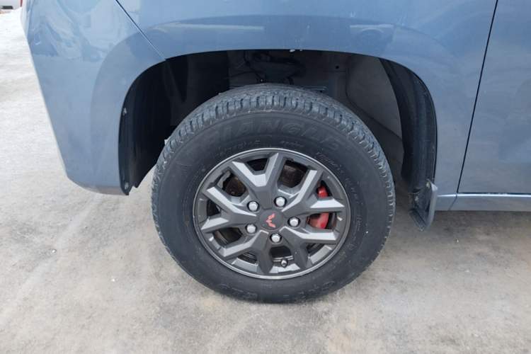 Used Wuling Zhengtu 2021 1.5L Adventure LAR Left Front Wheel Hub