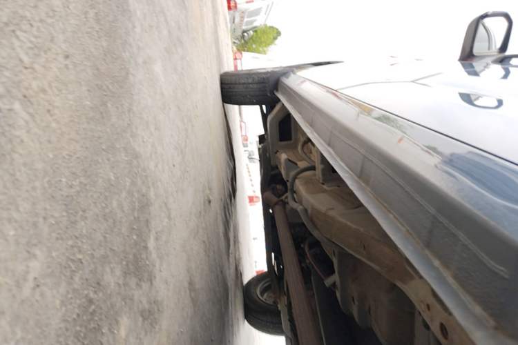Used Wuling Zhengtu 2021 1.5L Adventure LAR Left Side Sill