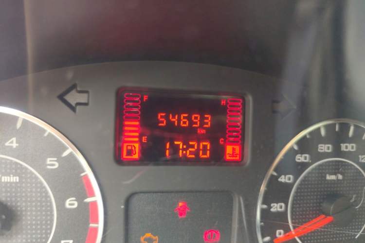 Used Wuling Zhengtu 2021 1.5L Adventure LAR Odometer Close Up