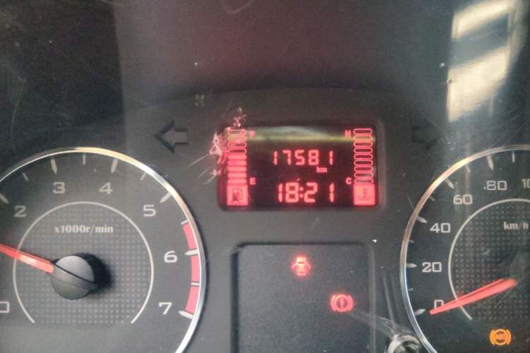Used Wuling Zhengtu 2021 1.5L Adventure LAR Odometer Close Up