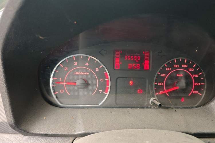 Used Wuling Zhengtu 2021 1.5L Adventure LAR Odometer Close Up