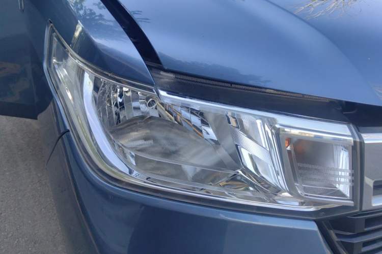Used Wuling Zhengtu 2021 1.5L Entry-Level LAR Right Front Headlight