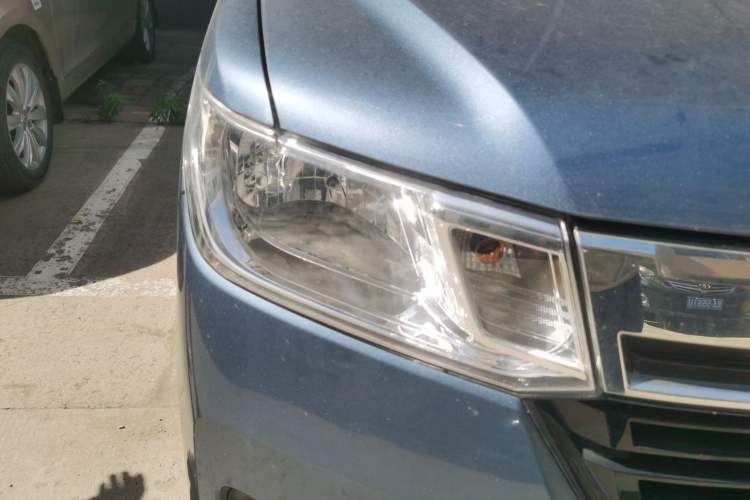 Used Wuling Zhengtu 2021 1.5L Adventure LAR Right Front Headlight