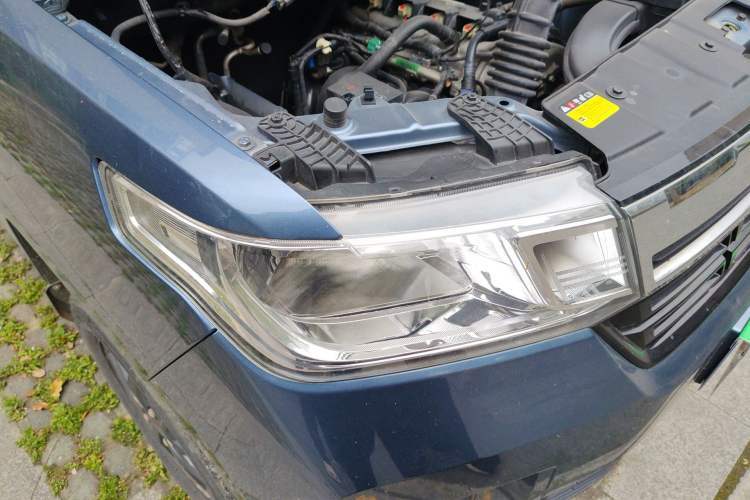 Used Wuling Zhengtu 2021 1.5L Adventure LAR Right Front Headlight