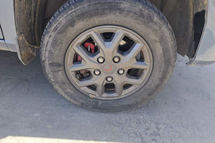 Used Wuling Zhengtu 2021 1.5L Adventure LAR Right Front Wheel Hub