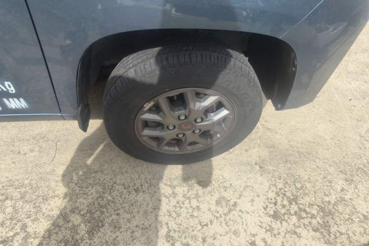Used Wuling Zhengtu 2021 1.5L Adventure LAR Right Front Wheel Hub