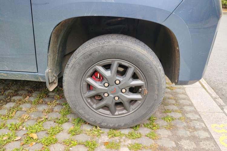 Used Wuling Zhengtu 2021 1.5L Adventure LAR Right Front Wheel Hub