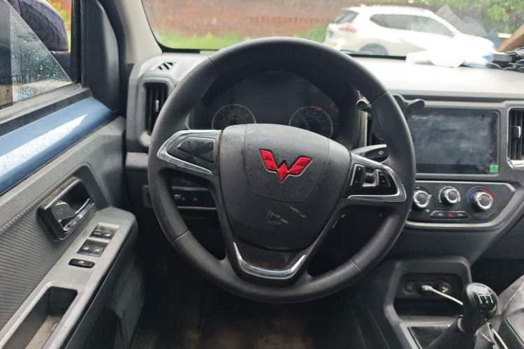 Used Wuling Zhengtu 2021 1.5L Adventure LAR Steering Wheel