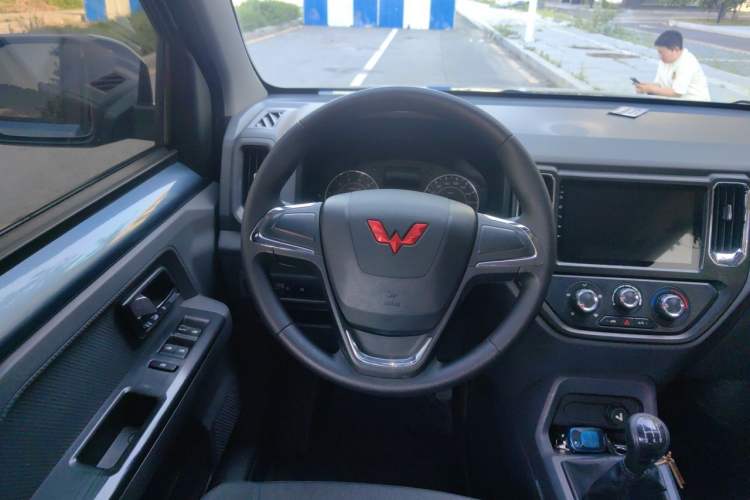 Used Wuling Zhengtu 2021 1.5L Entry-Level LAR Steering Wheel