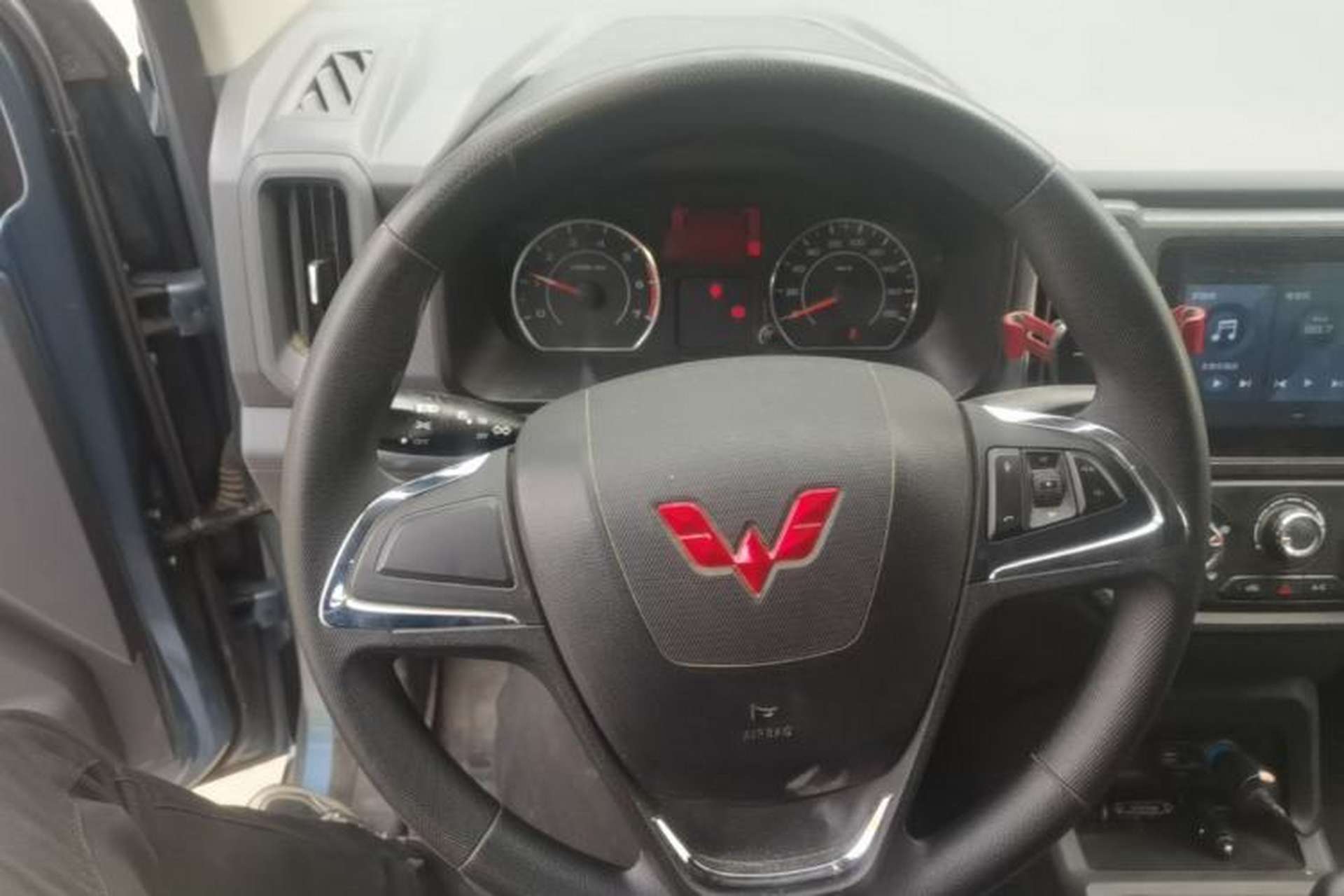 Used Wuling Zhengtu 2021 1.5L Adventure LAR Steering Wheel