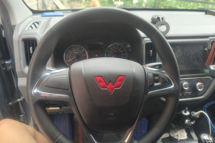 Used Wuling Zhengtu 2021 1.5L Adventure LAR Steering Wheel