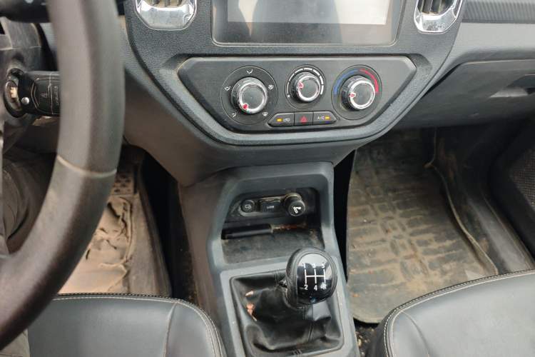 Used Wuling Zhengtu 2021 1.5L Adventure LAR Audio And AC Panel