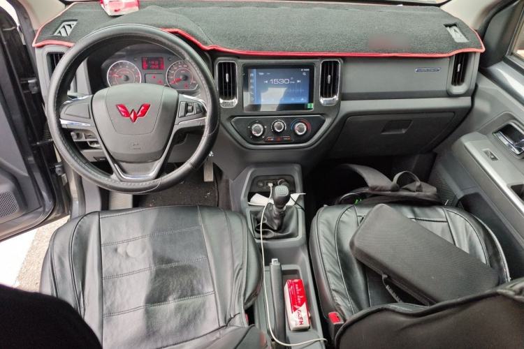 Used Wuling Zhengtu 2021 1.5L Adventure LAR Center Console