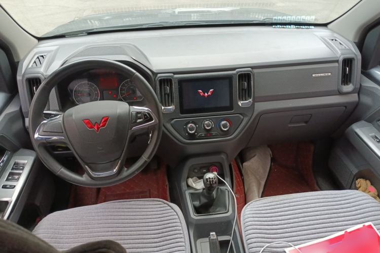 Used Wuling Zhengtu 2021 1.5L Adventure LAR Center Console