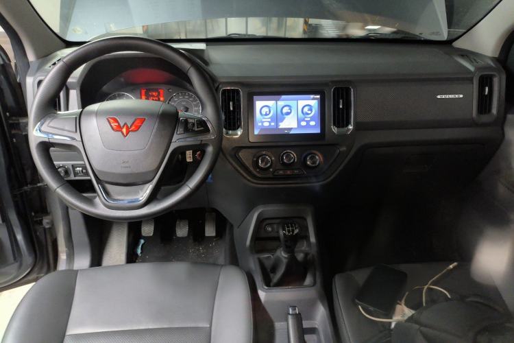 Used Wuling Zhengtu 2021 1.5L Adventure LAR Center Console