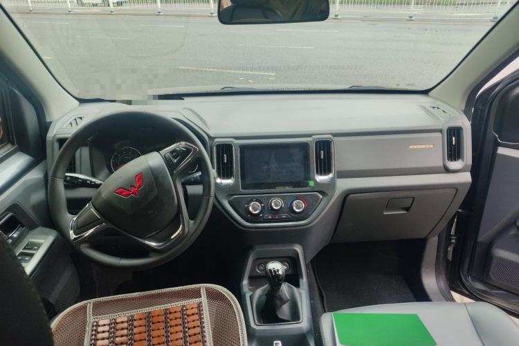 Used Wuling Zhengtu 2021 1.5L Adventure LAR Center Console