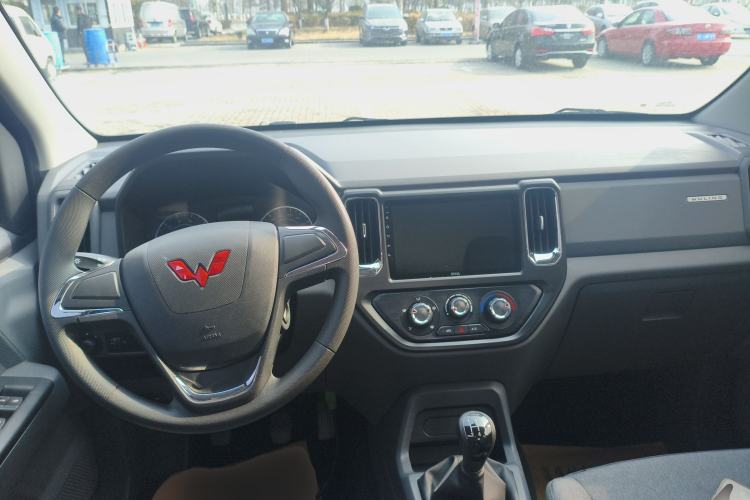 Used Wuling Zhengtu 2021 1.5L Entry-Level LAR Center Console