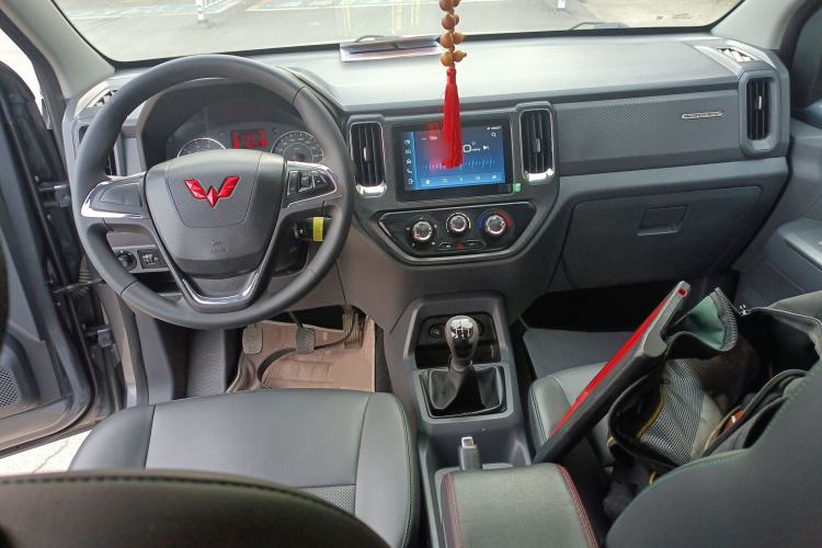 Used Wuling Zhengtu 2021 1.5L Adventure LAR Center Console