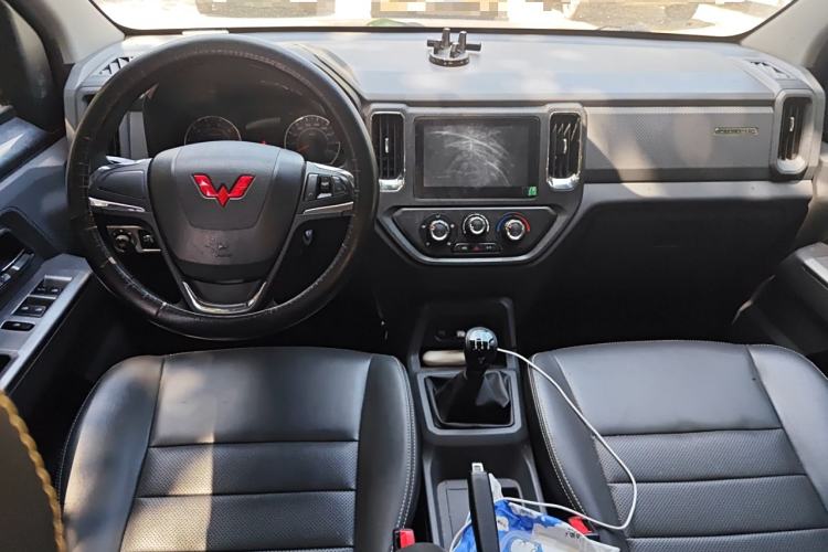 Used Wuling Zhengtu 2021 1.5L Adventure LAR Center Console
