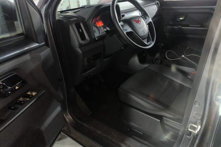 Used Wuling Zhengtu 2021 1.5L Adventure LAR Driver Seat
